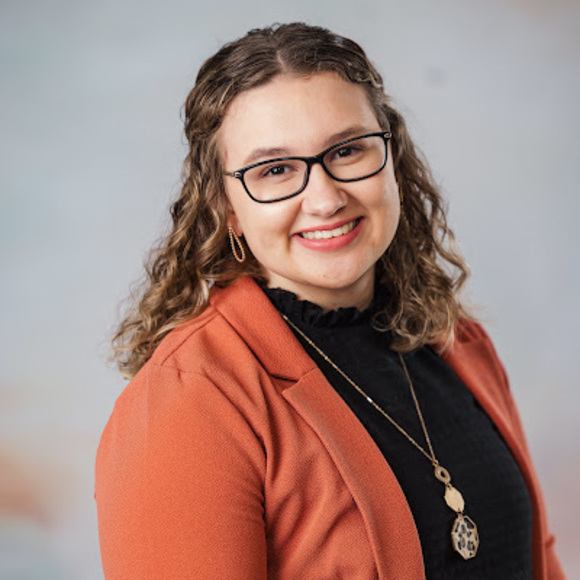 Meet your Posher, Laura - Picture 1 of 1